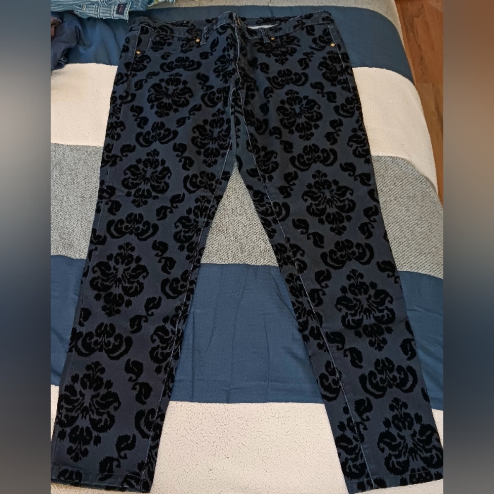 Mossimo Black Jeans With Black Velvety  Flocking Size 16 Women's Stretch